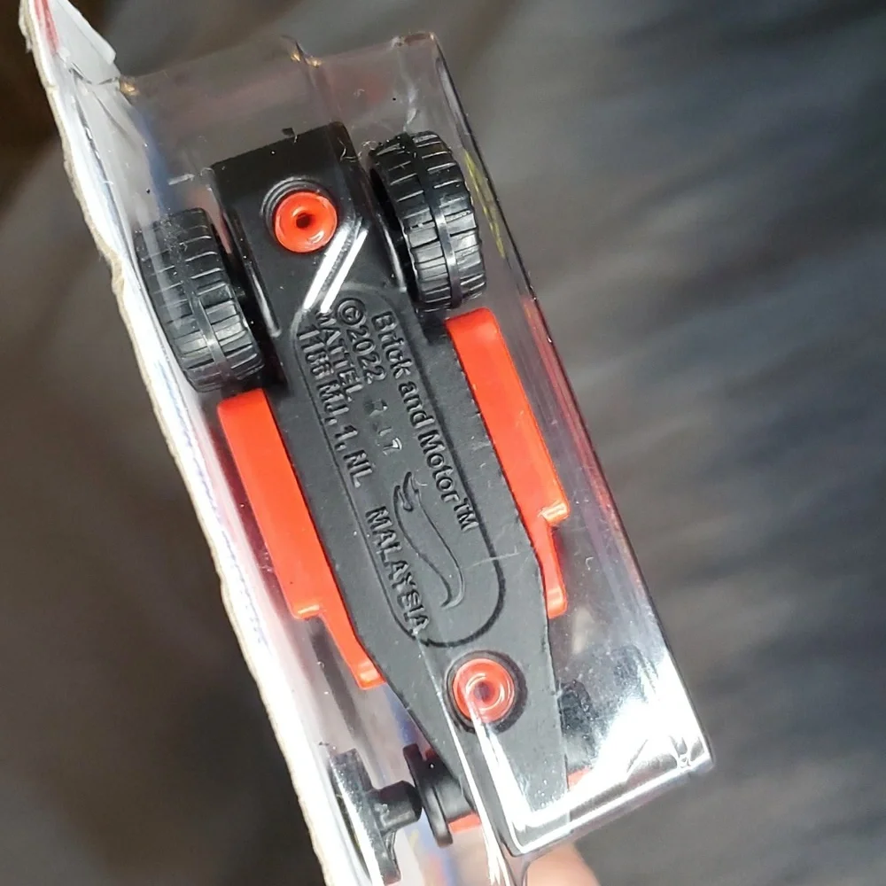 Hot Wheels - has a Lego‎ look